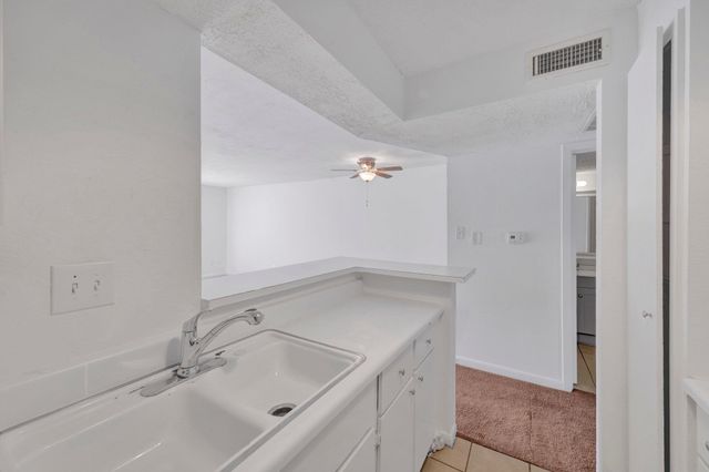 6787 Quail Hollow Ct Apt 4, Memphis, TN 38120