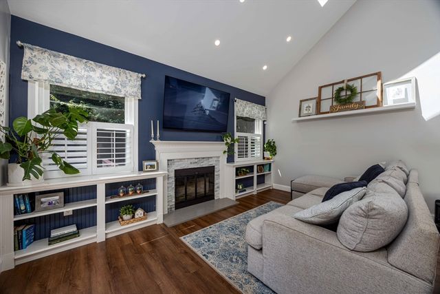21 Autumn Road, Medway, MA 02053