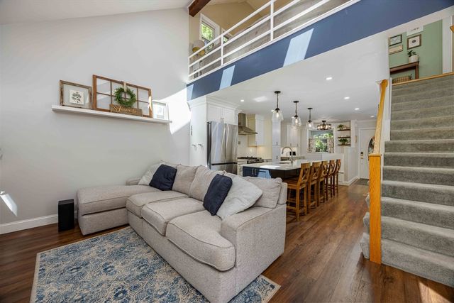 21 Autumn Road, Medway, MA 02053
