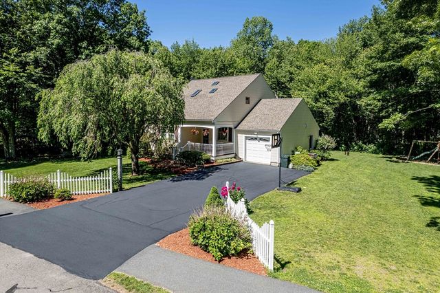 21 Autumn Road, Medway, MA 02053