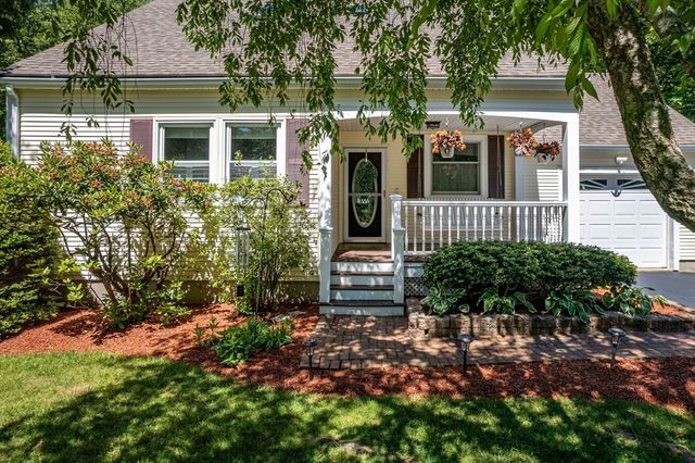 21 Autumn Road, Medway, MA 02053
