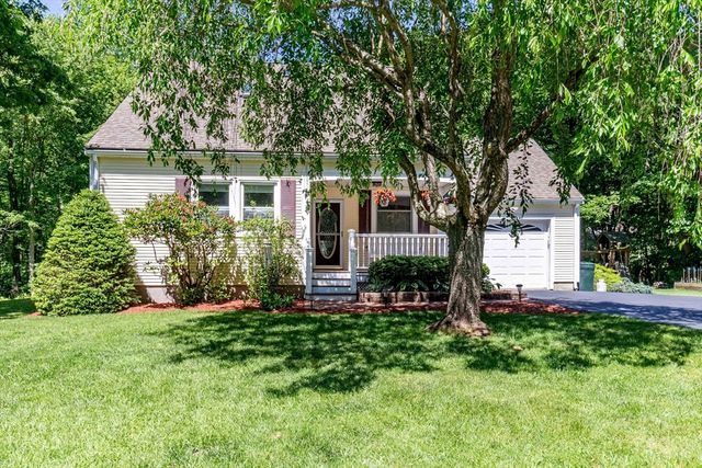 21 Autumn Road, Medway, MA 02053
