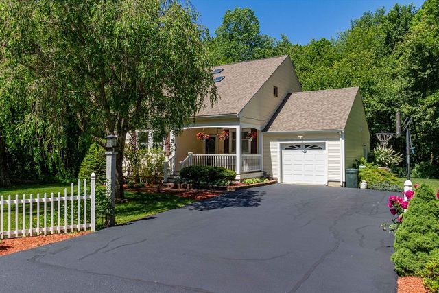 21 Autumn Road, Medway, MA 02053