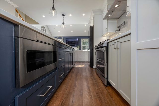 21 Autumn Road, Medway, MA 02053