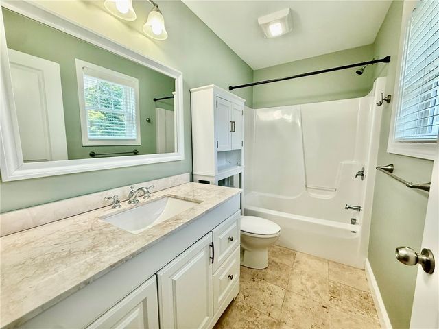 52 Bedlow Avenue, Newport, RI 02840