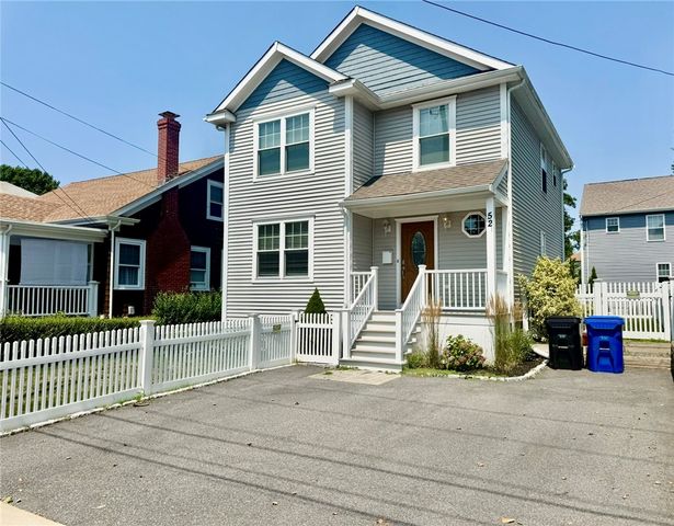 52 Bedlow Avenue, Newport, RI 02840