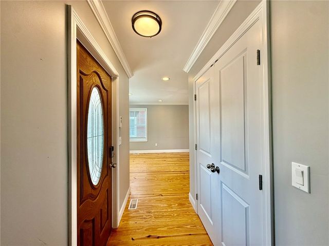 52 Bedlow Avenue, Newport, RI 02840
