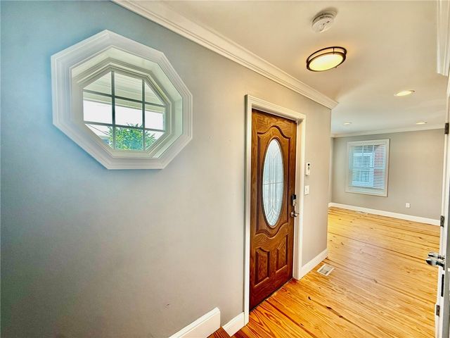 52 Bedlow Avenue, Newport, RI 02840