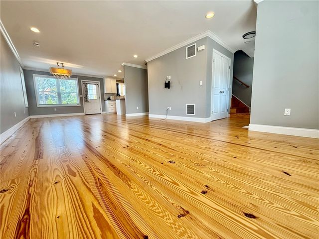 52 Bedlow Avenue, Newport, RI 02840