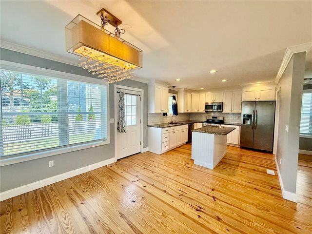52 Bedlow Avenue, Newport, RI 02840