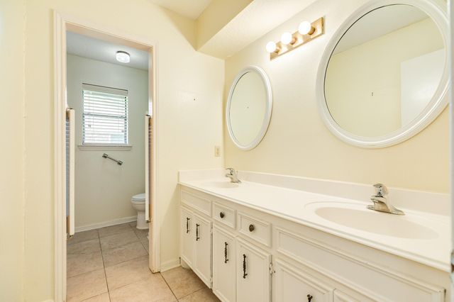 1023 Oleander Street, Lake Jackson, TX 77566