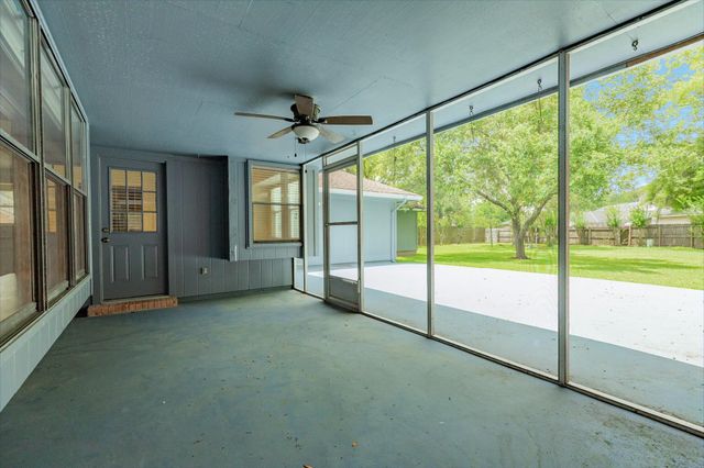 1023 Oleander Street, Lake Jackson, TX 77566