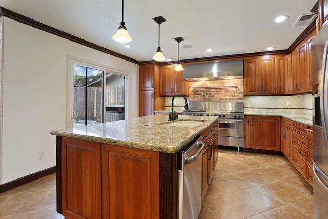 3790 Hatchers Cir, Stockton, CA 95219