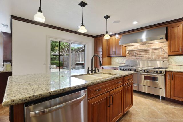 3790 Hatchers Cir, Stockton, CA 95219