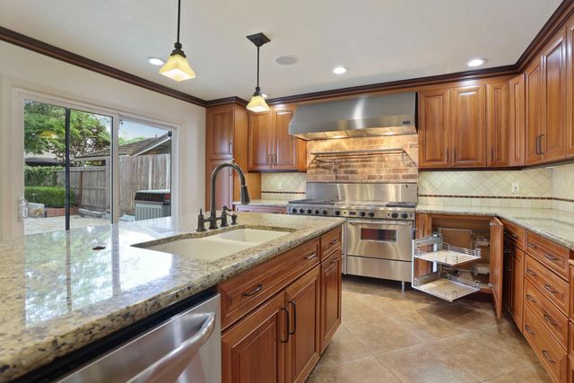 3790 Hatchers Cir, Stockton, CA 95219