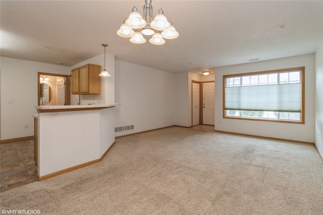 8610 EP True Parkway 14002, West Des Moines, IA 50266