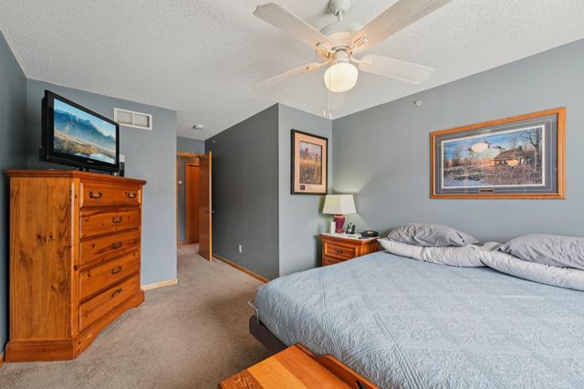 8857 Branson Drive 30, Inver Grove Heights, MN 55076