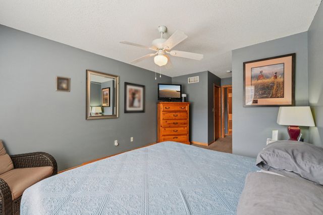 8857 Branson Drive 30, Inver Grove Heights, MN 55076