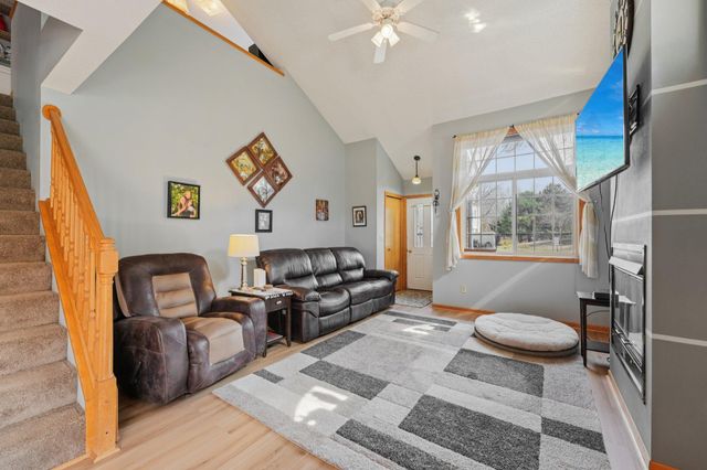 8857 Branson Drive 30, Inver Grove Heights, MN 55076