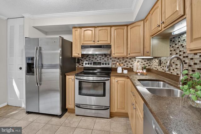 10110 WATKINS MILL PL, Gaithersburg, MD 20886