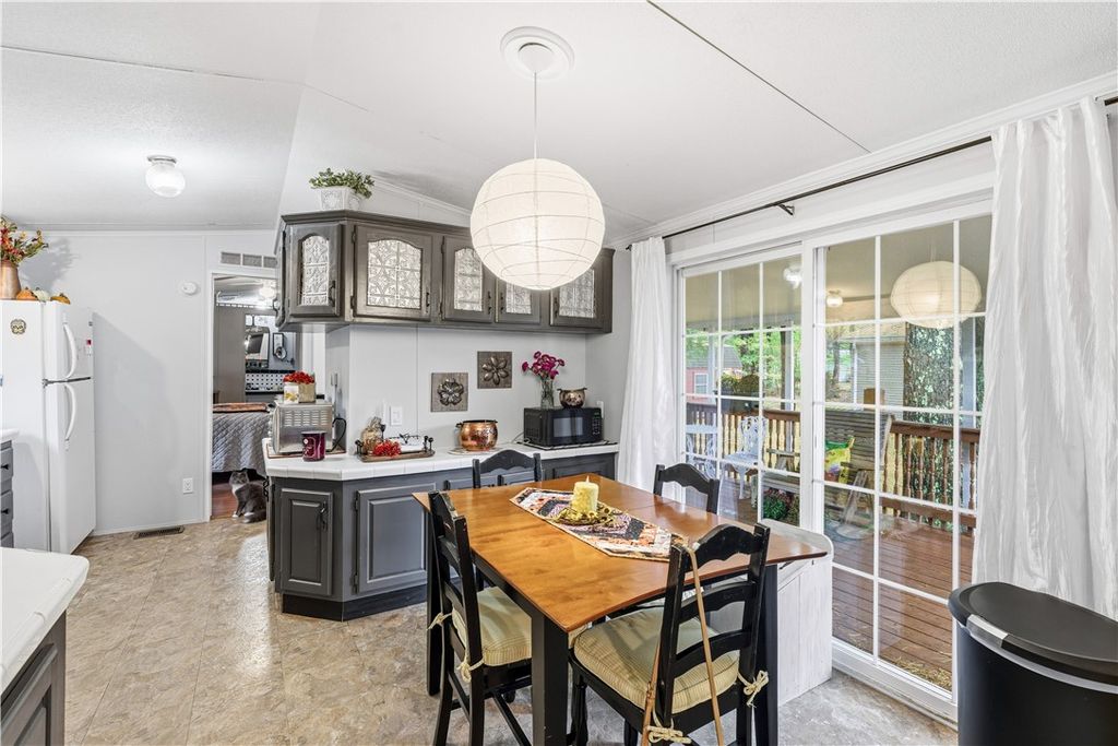 7 Kelly Lane, Coventry, RI 02816