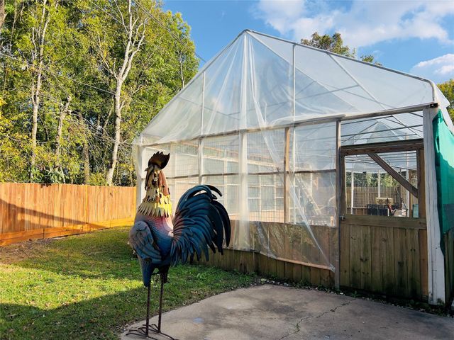 17131 Hewing Drive, Friendswood, TX 77546