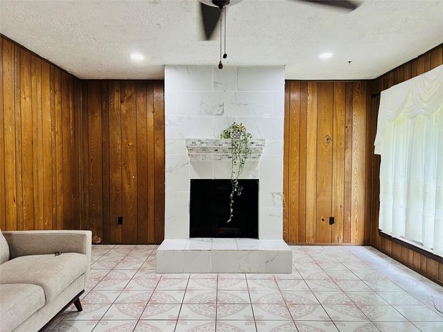 17131 Hewing Drive, Friendswood, TX 77546