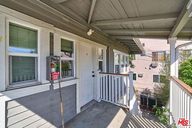 1118 Elden Avenue, Los Angeles, CA 90006