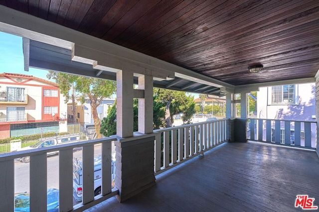 1118 Elden Avenue, Los Angeles, CA 90006