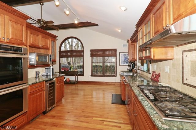 19 Munsee Dr, Cranford Twp., NJ 07016