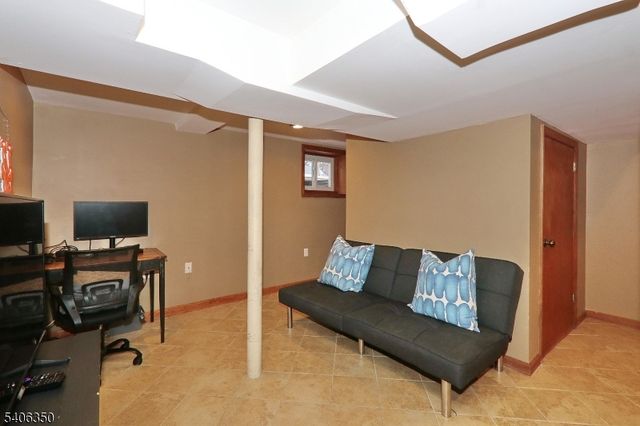 19 Munsee Dr, Cranford Twp., NJ 07016