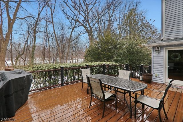 19 Munsee Dr, Cranford Twp., NJ 07016