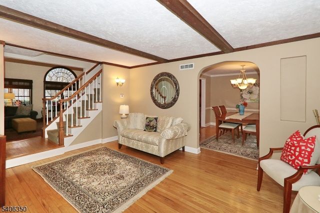 19 Munsee Dr, Cranford Twp., NJ 07016