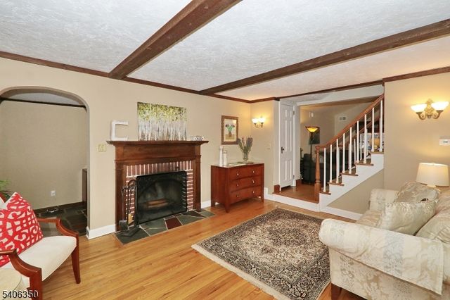 19 Munsee Dr, Cranford Twp., NJ 07016