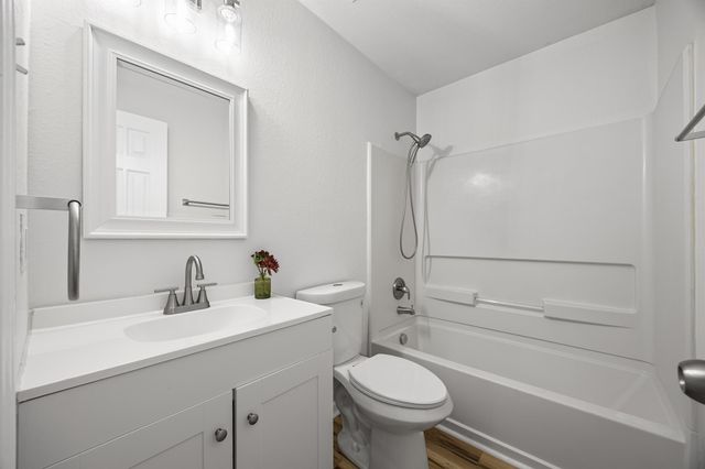 129 Lynn Crest BND, Buda, TX 78610