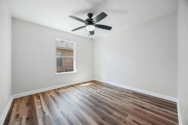 129 Lynn Crest BND, Buda, TX 78610