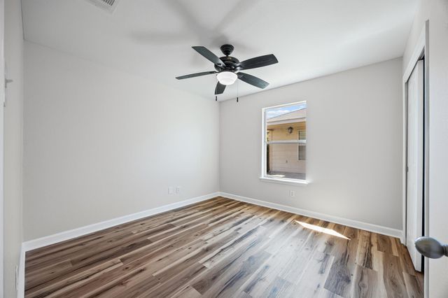 129 Lynn Crest BND, Buda, TX 78610