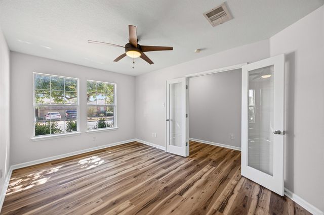 129 Lynn Crest BND, Buda, TX 78610