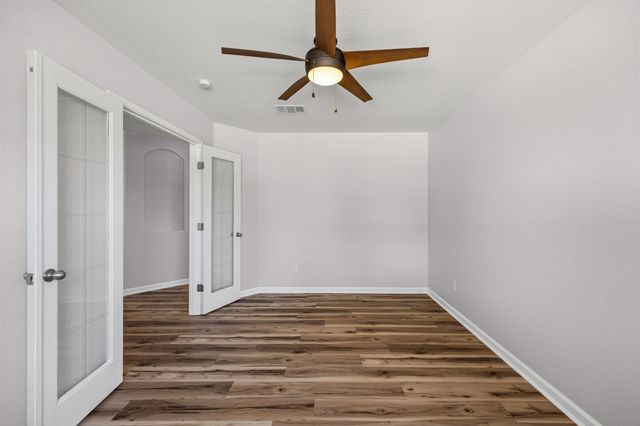 129 Lynn Crest BND, Buda, TX 78610