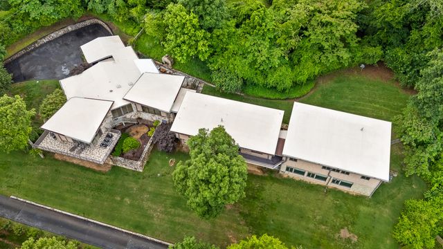 702 S Crest Road, Chattanooga, TN 37404