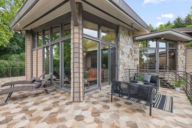 702 S Crest Road, Chattanooga, TN 37404