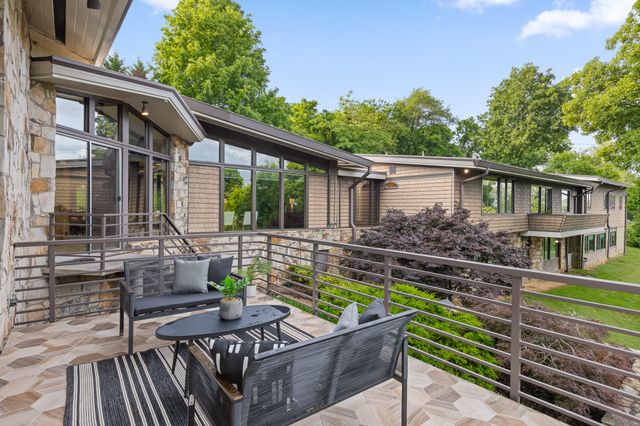702 S Crest Road, Chattanooga, TN 37404