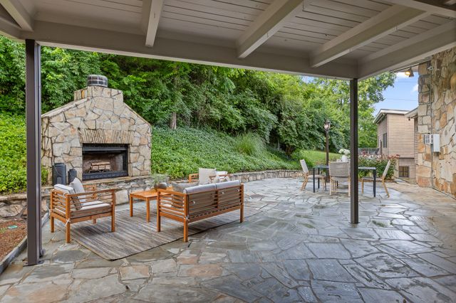 702 S Crest Road, Chattanooga, TN 37404
