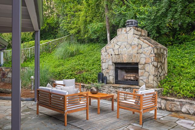 702 S Crest Road, Chattanooga, TN 37404