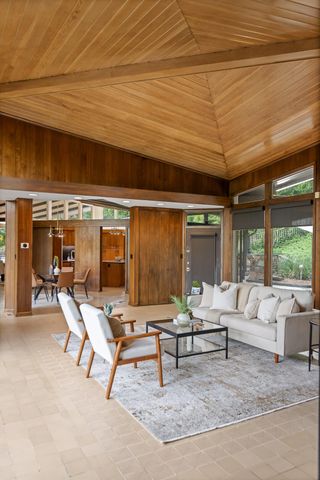 702 S Crest Road, Chattanooga, TN 37404