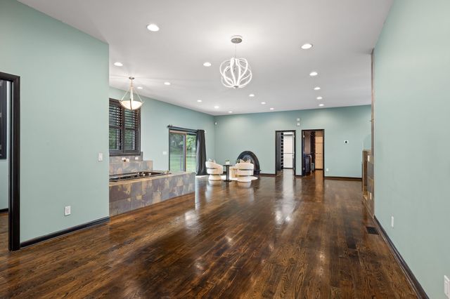 702 S Crest Road, Chattanooga, TN 37404