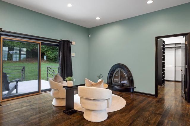 702 S Crest Road, Chattanooga, TN 37404