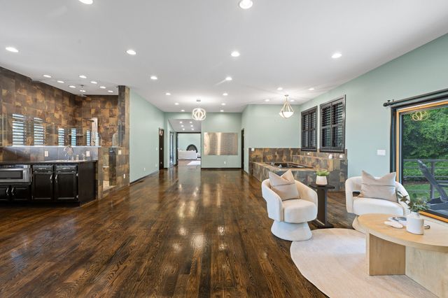 702 S Crest Road, Chattanooga, TN 37404