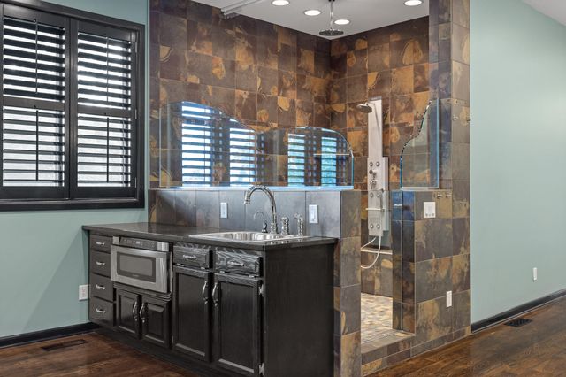 702 S Crest Road, Chattanooga, TN 37404