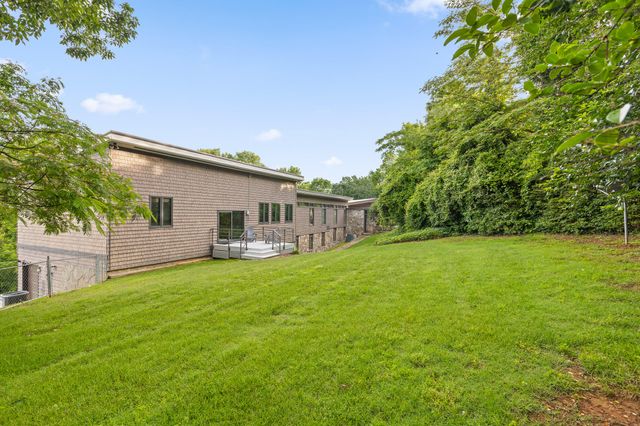 702 S Crest Road, Chattanooga, TN 37404